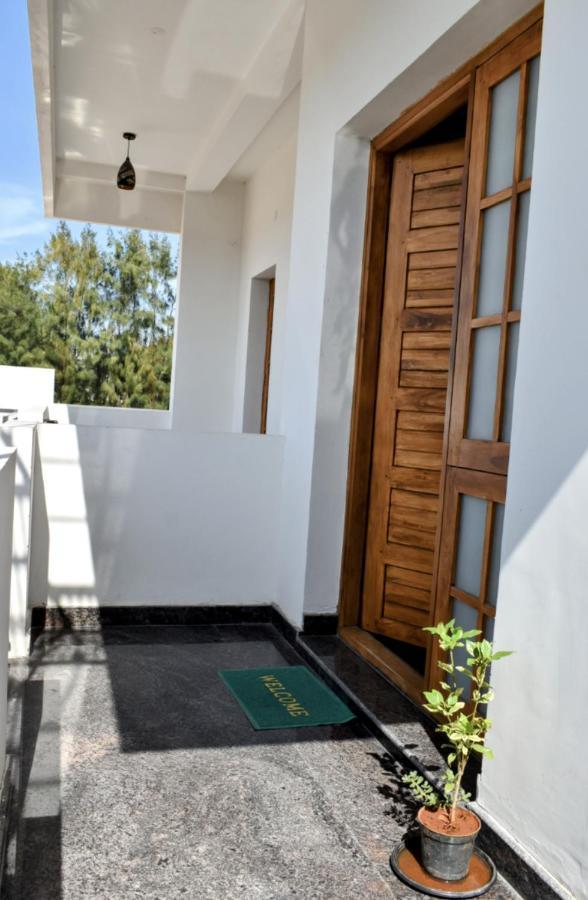 Dkv Beach View Bahur Exterior photo