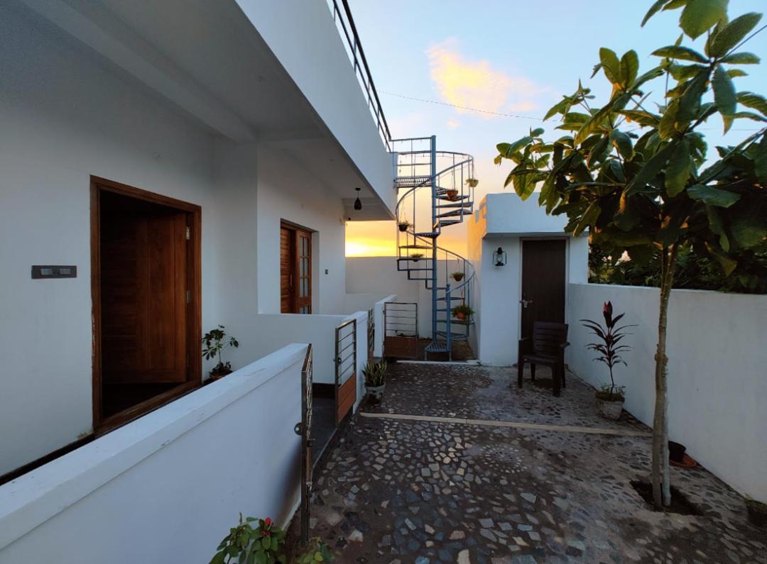 Dkv Beach View Bahur Exterior photo